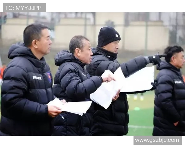 足球明星挑战吃鸡蛋大赛精彩视频引发热议与关注